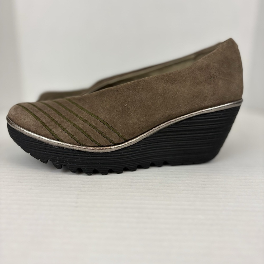 Fly London Women 41 Suede Wedge Pumps Taupe Brown Green Stitch Comfort Shoes - Picture 4 of 13
